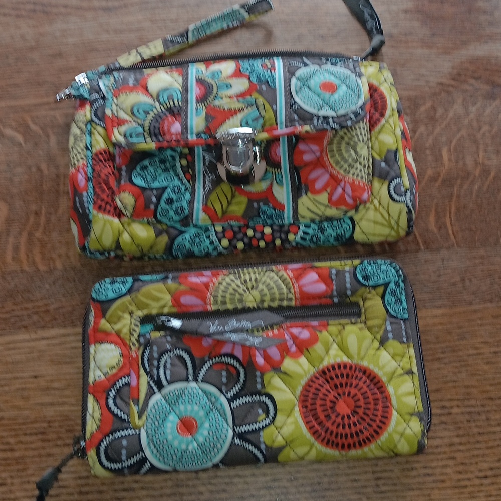 VERA BRADLEY 2 piece set CLUTCH AND MATCHING WALLET